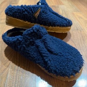 L.L. Bean Women's Dark Blue Plush Slippers